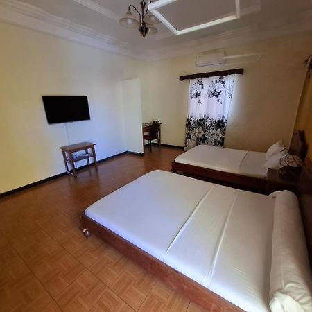 Lotus Hotel Antsiranana Екстер'єр фото