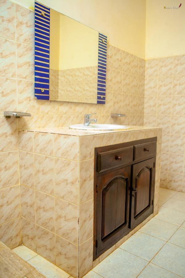 Lotus Hotel Antsiranana Екстер'єр фото