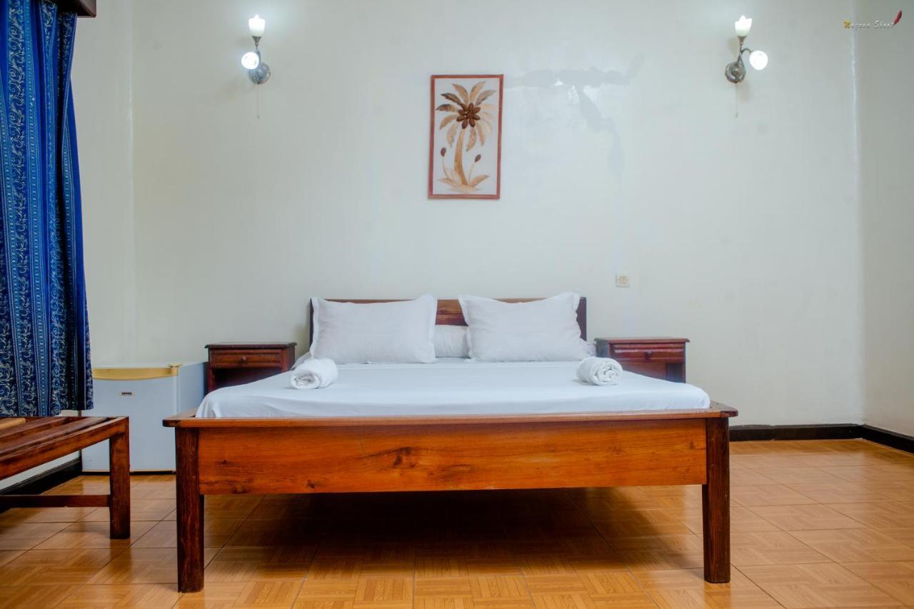 Lotus Hotel Antsiranana Екстер'єр фото