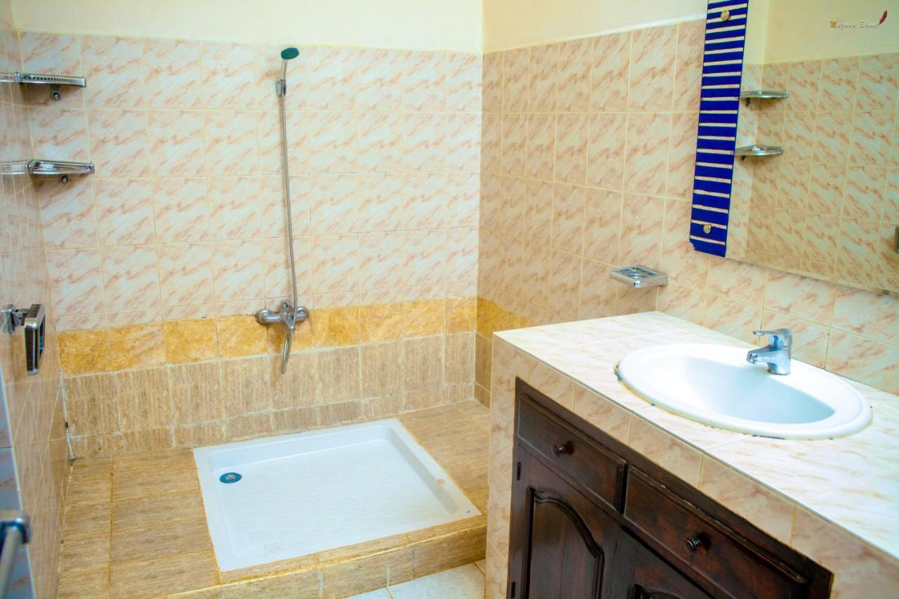 Lotus Hotel Antsiranana Екстер'єр фото
