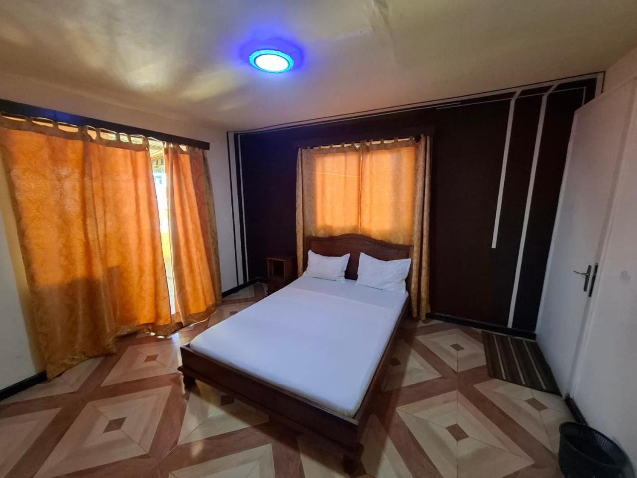 Lotus Hotel Antsiranana Екстер'єр фото