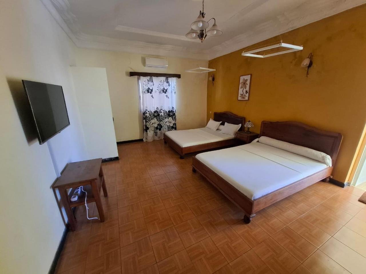Lotus Hotel Antsiranana Екстер'єр фото