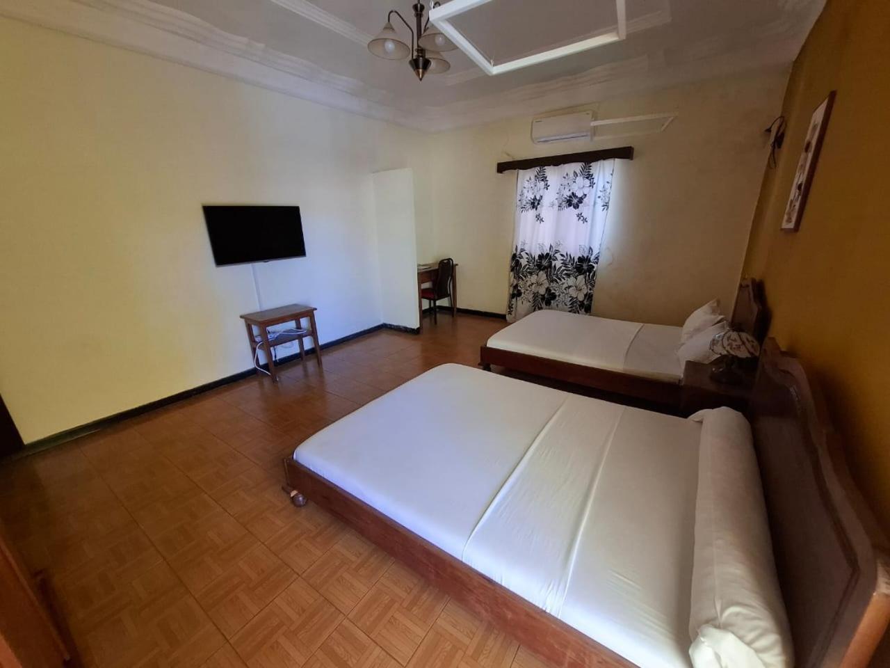 Lotus Hotel Antsiranana Екстер'єр фото